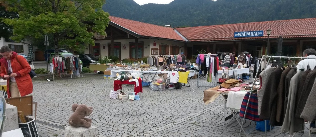 Flohmarkt am Dorfplatz