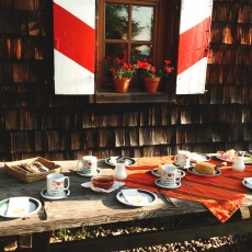 Frühstück auf der Grazer Hütte - "So schmecken die Berge"