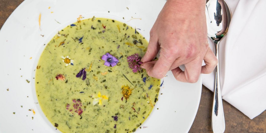 Wildkräutersuppe