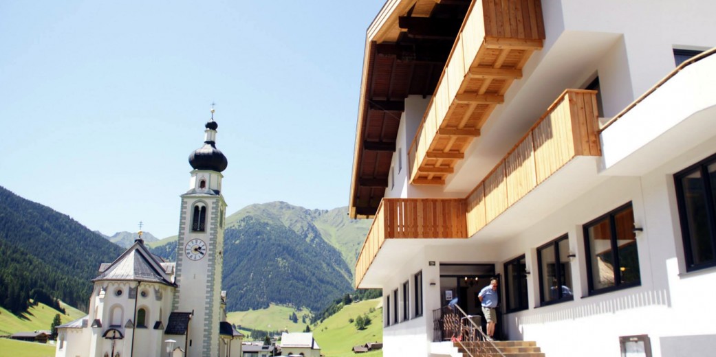 Gleich bei der Kirche ist der Gasthof