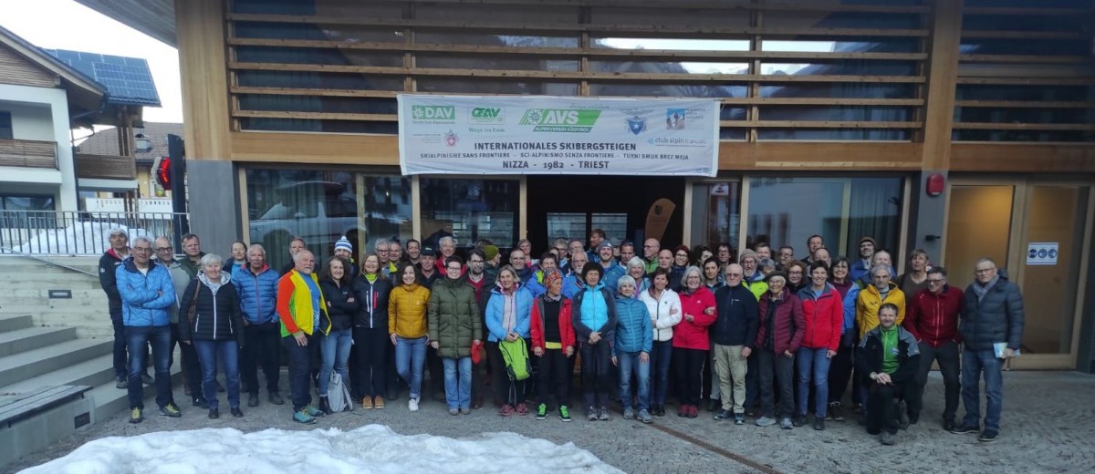 Die Teilnehmer:innen der Internationalen Skitourenwoche