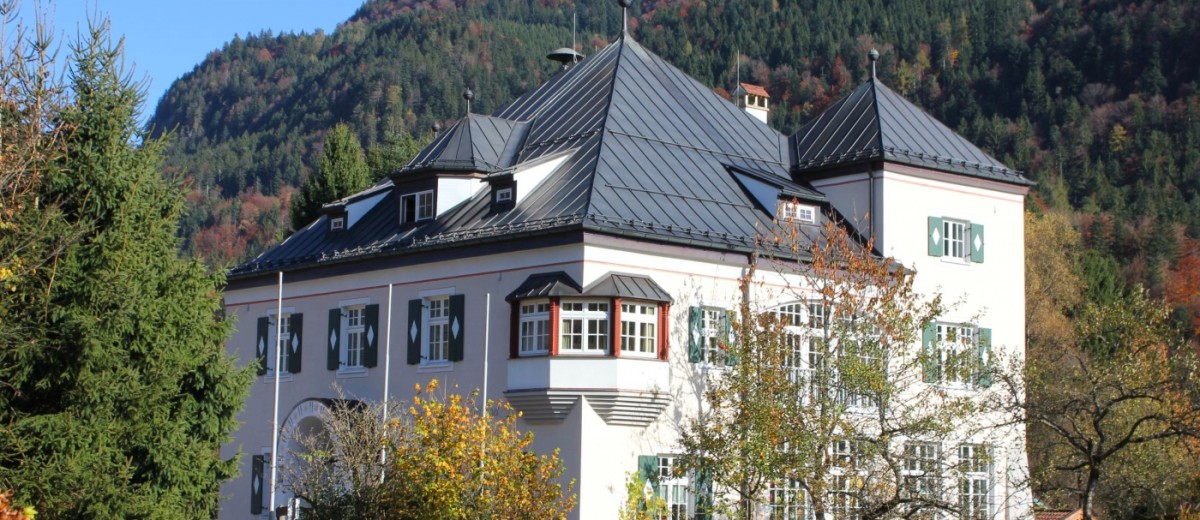 Der Symposiumsort: das Alte Schulhaus in Sachrang