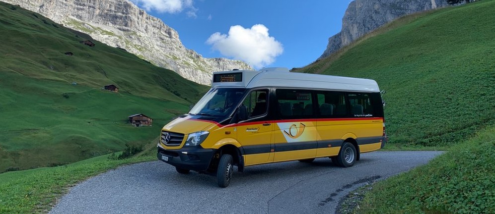 Im Sommer fährt der Bus alpin regelmässig in die Seitentäler Partnun und Gafia.