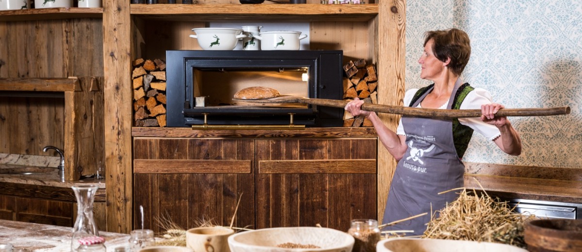 Lesachtaler Brot backen im Almwellness-Resort Tuffbad