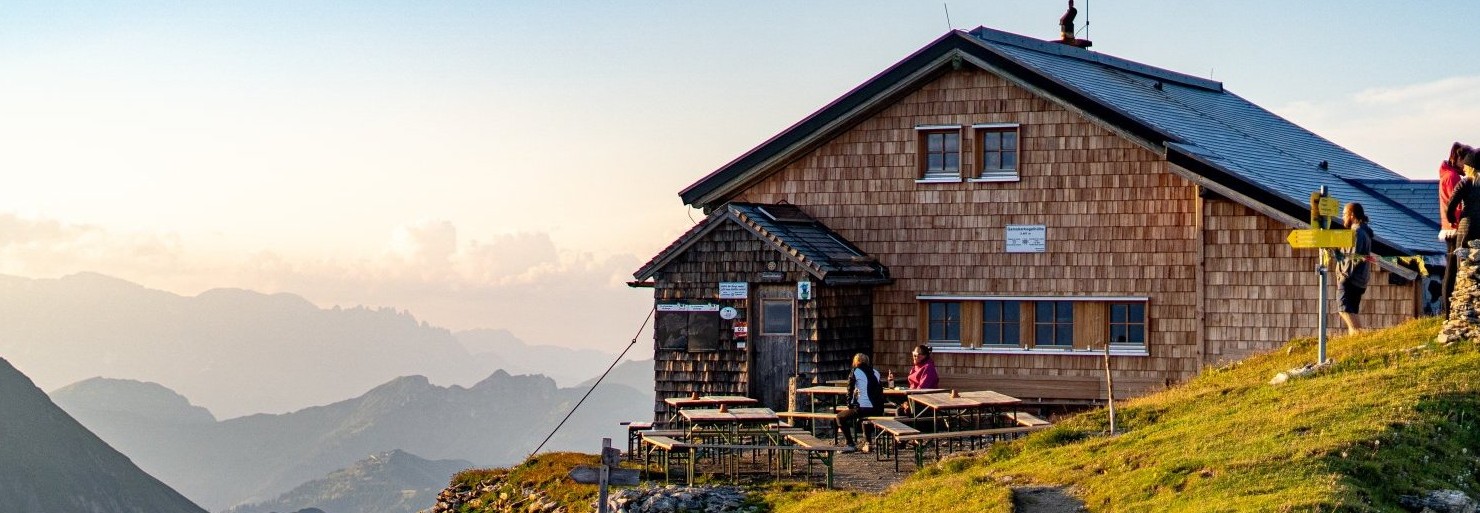 Die Gamskarkogelhütte (2.465 m)