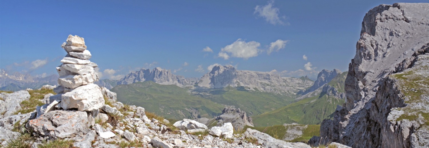 Saaser Calanda (2.584 m) - Steinmandli