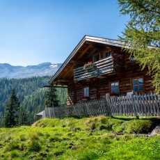 Modereggalm mit Blick auf den Keeskogel