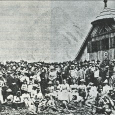 Die Einweihungsfeier am 26. Juni 1900 war ein Fest mit 300 Gästen. Seither ist die Češka Koča ein touristisches Zugpferd der Gemeinde Jezersko/Seeland.