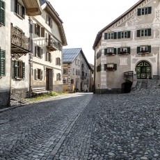 Guarda mit seinen Engadiner Häuser