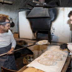 Traditionelles Brotbacken