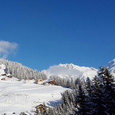 Weiler Xaveriberg mit Blick in die Karnischen Alpen