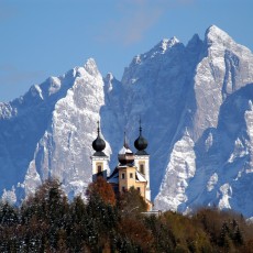 Die Wallfahrtskirche Frauenberg im ersten Schnee