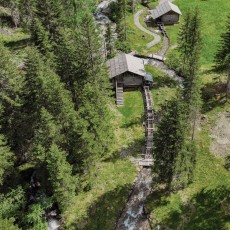 Das Freilichtmuseum "Alpines Legen" aus der Luft