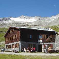 Gießener Hütte mit Hochalmspitze