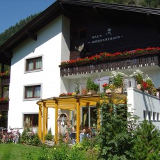 Haus Hohenberger im Sommer