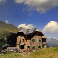 Hochweißsteinhaus am Karnischen Höhenweg