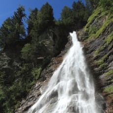 Fallende Wasser im Talschluss