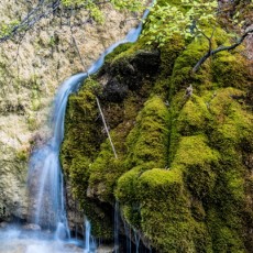 Lehnjakotvorni izvir, der Wasserfall