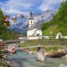 Blick auf die berühmte Ramsauer Kirche