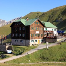 Die Schlüterhütte in 2.306 Meter Höhe