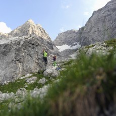 Bouldern bei beeindruckender Szenerie von Blaueisspitze und Hochkalter