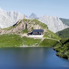 Wolayersee mit der gleichnamigen Hütte