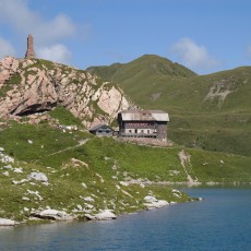 Wolayerseehütte am Karnischen Höhenweg