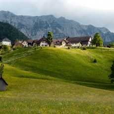 Der Ortsteil Kobla mit der Koschuta im Hintergrund