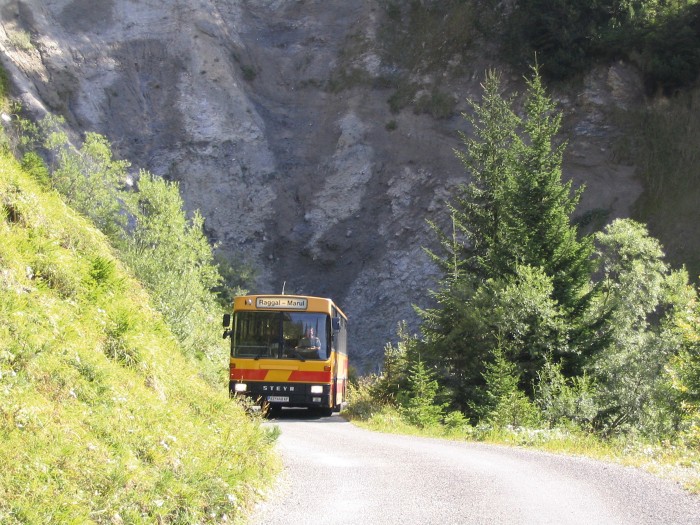 Bild vom Wanderbus bergaufwärts, hier speziell der Laguzbus
