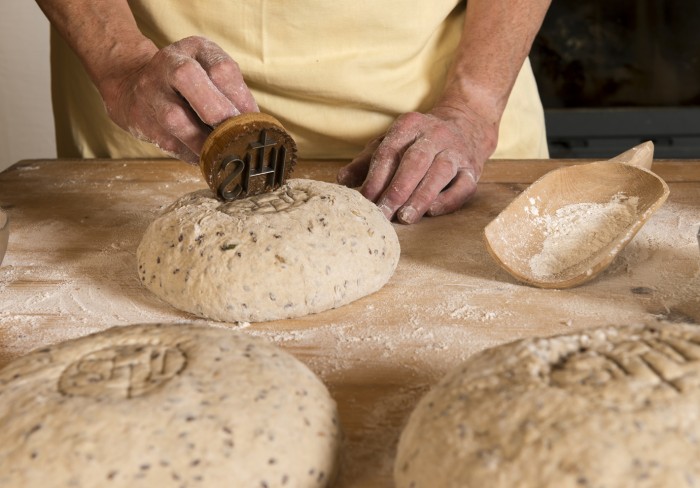 Herstellung Lesachtaler Brots