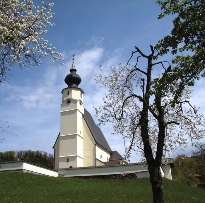 Die Kirche in Steinbach am Attersee