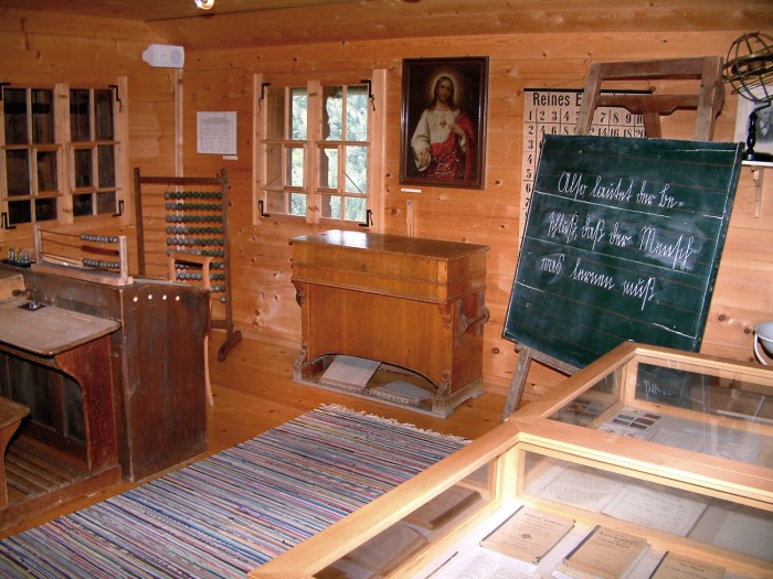 altes Klassenzimmer im Museum Großes Walsertal