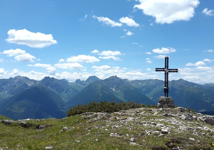 Das Gipfelkreuz des Soleck (2.221 m)