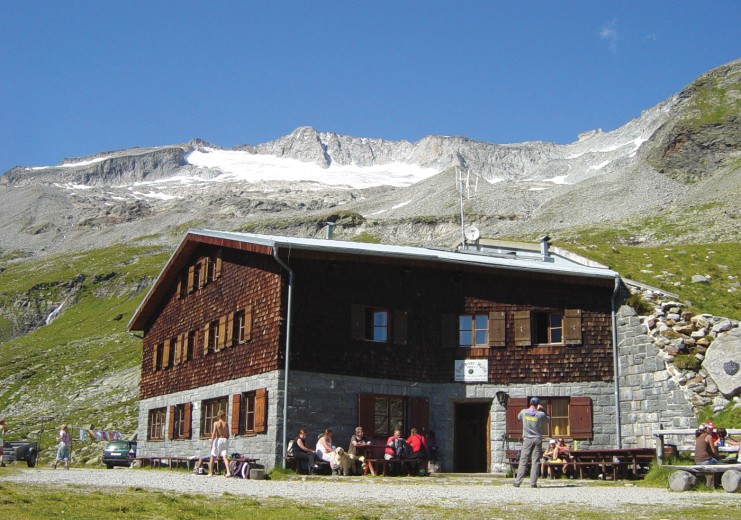 Gießener Hütte mit Hochalmspitze