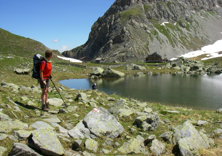 Beliebtes Wanderziel im Tiroler Gailtal: die Obstanserseehütte