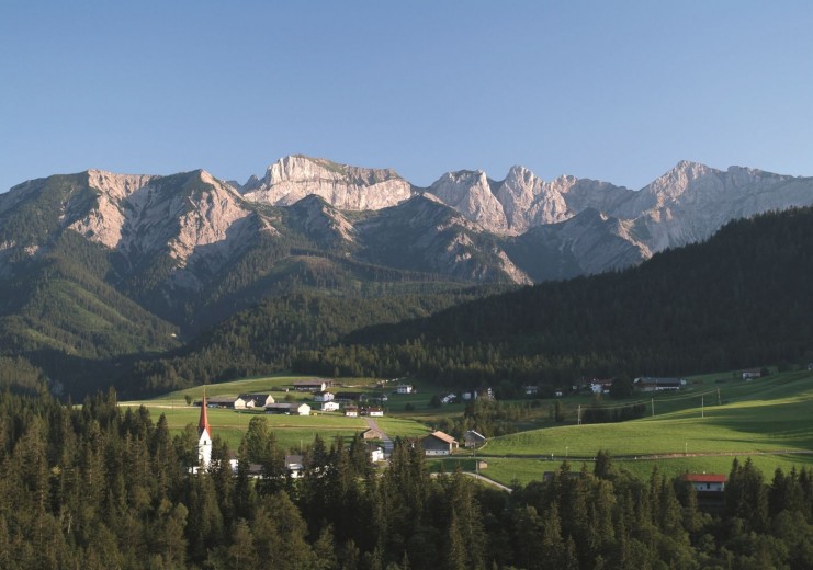 Steinberg mit dem Rofangebirge