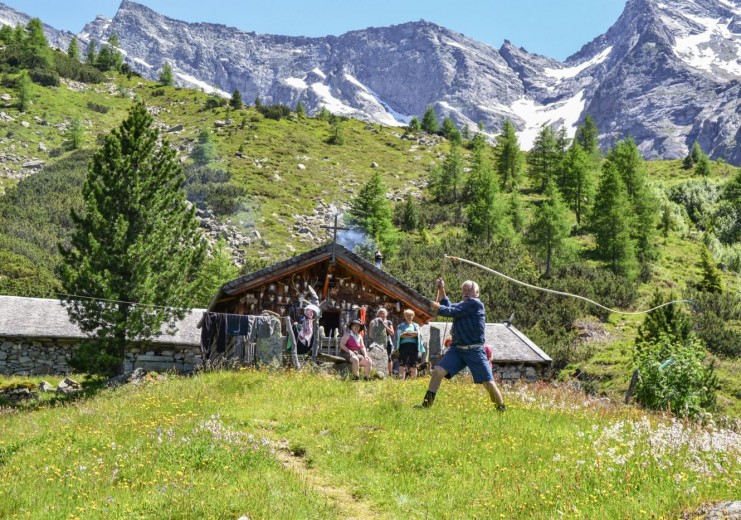 Peitschenknallen auf der Zeischalm in Innervals